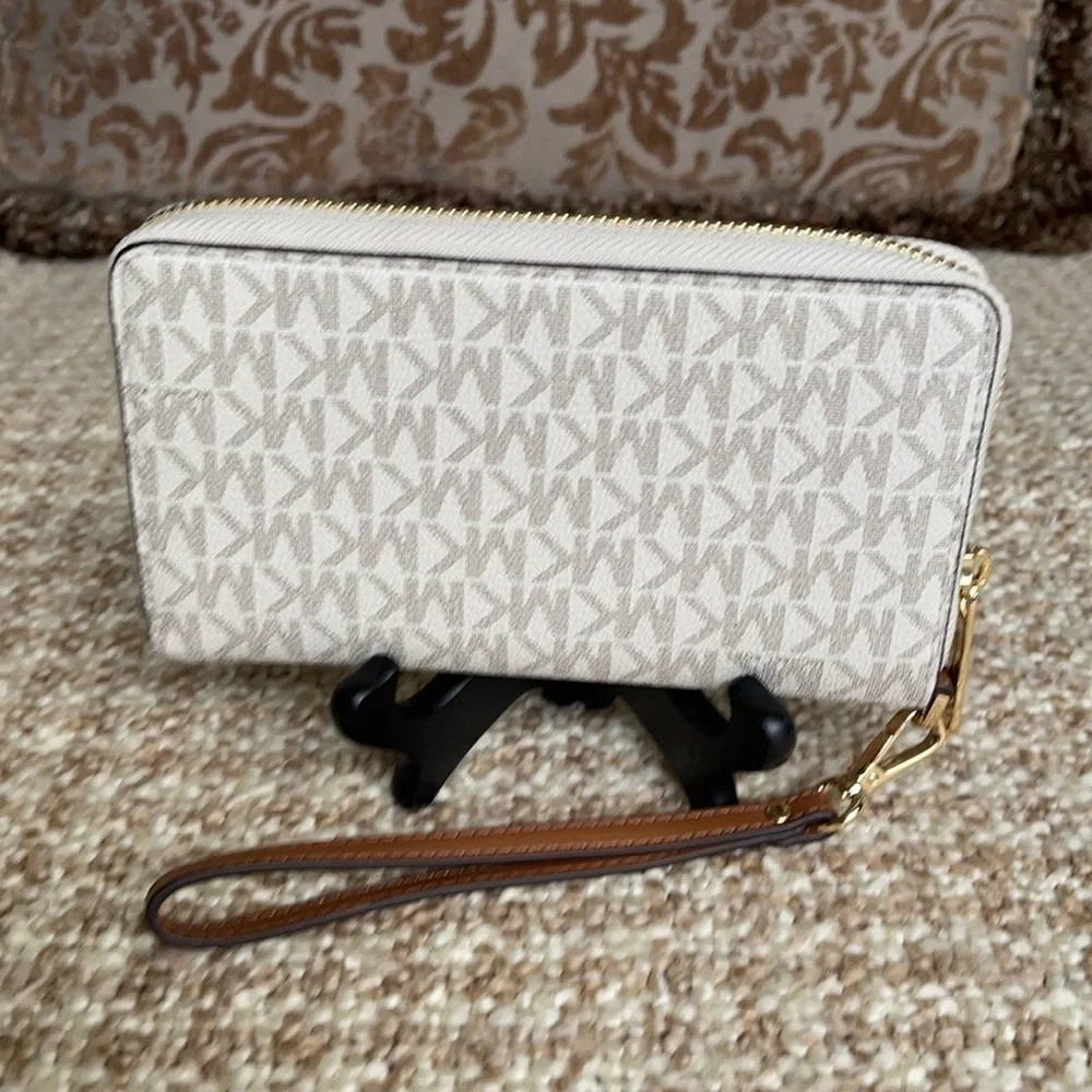 Michael Kors Jet Set Travel LG Flat MF Phone Case